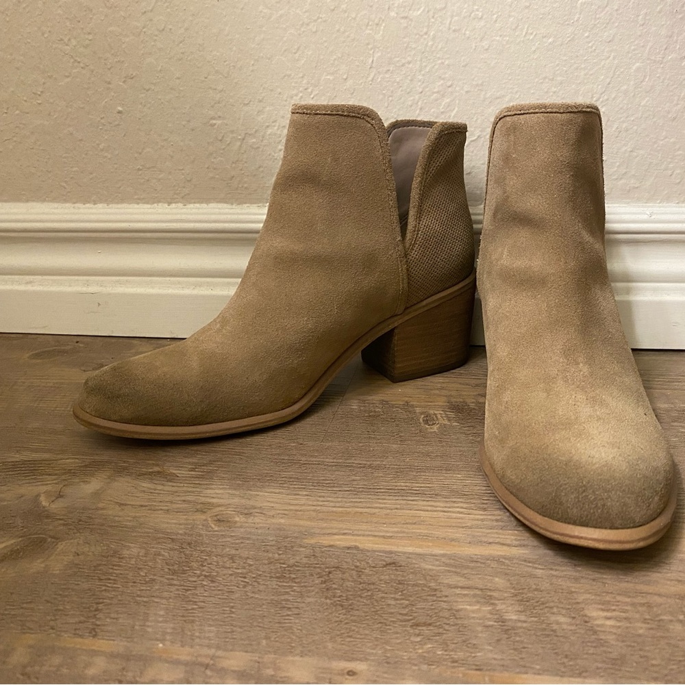 BP Hinge Ankle Boots